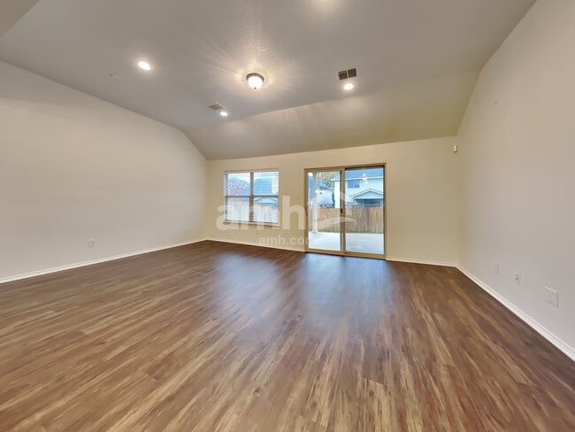 Building Photo - 6005 Stirrup Iron Dr