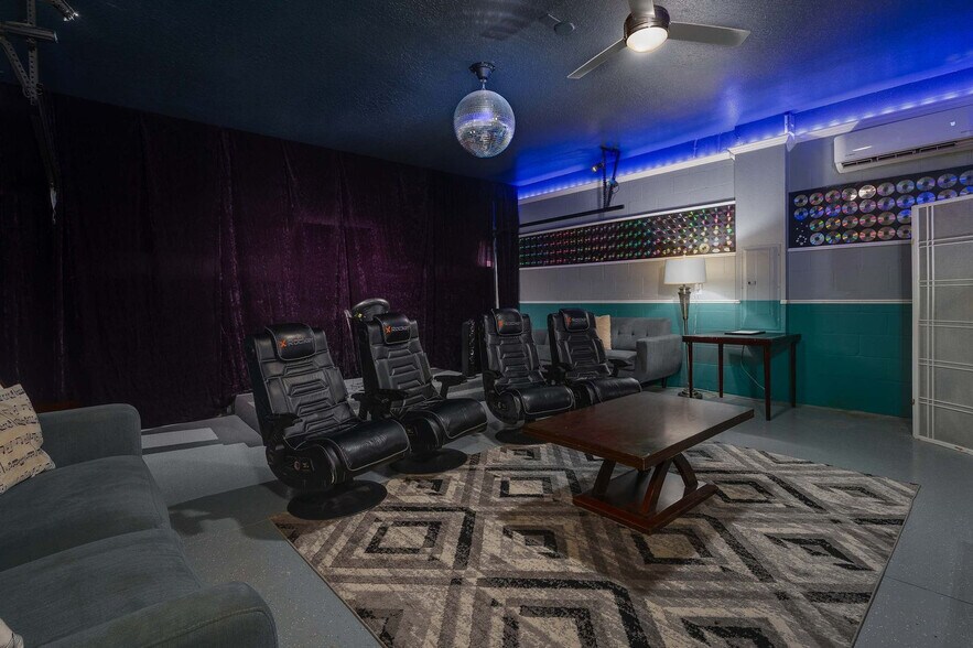 Building Photo - 9048 Sand Trap Dr