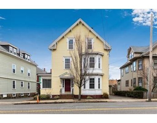 Building Photo - 343 Lafayette St