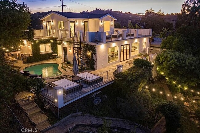 Building Photo - 3642 Alta Mesa Dr