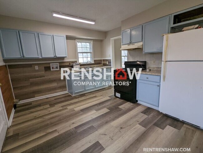 Building Photo - Completely Upgraded Property - Move in Ready!