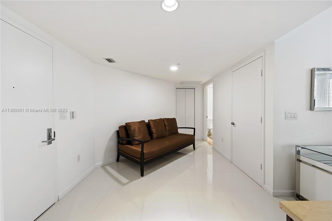 Building Photo - 475 Brickell Ave