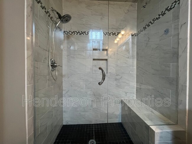 Building Photo - 501 Fenton Pl