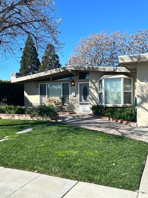 Building Photo - 471 Bernal Ave