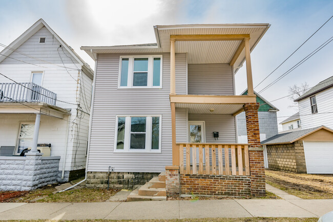 Primary Photo - 924 Nagold St NW
