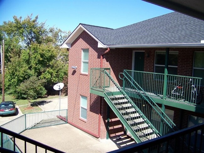 Building Photo - 317 Cherry St