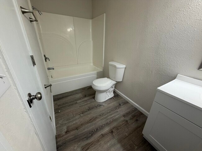 Building Photo - 3408 Balboa Ln