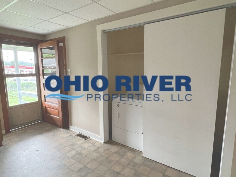 Building Photo - 118 3rd St