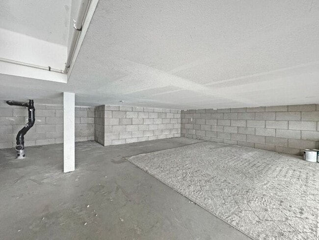 Building Photo - 3011 Cole Grade Dr