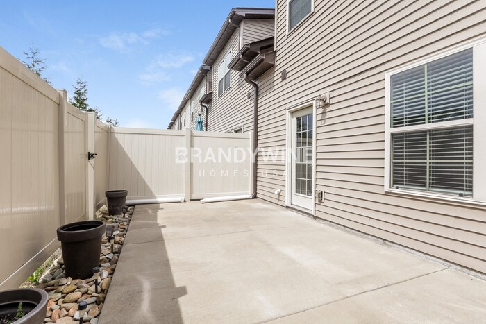 Building Photo - 2516 Lightbend Dr