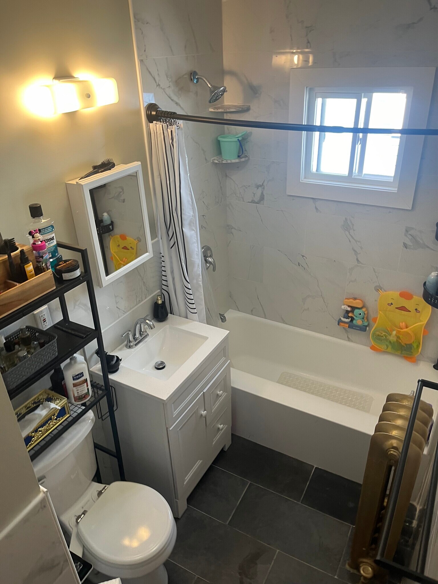 Building Photo - 39 Maplewood Ave