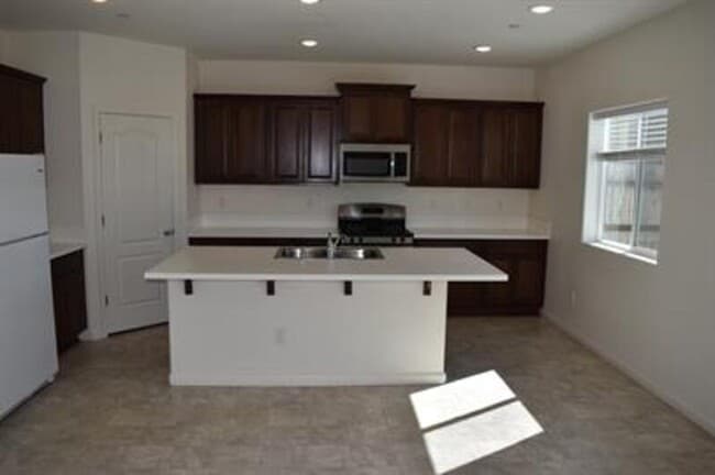 Building Photo - 4297 Lasalle Dr