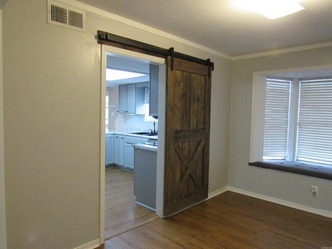 Building Photo - 303 Merganzer Dr