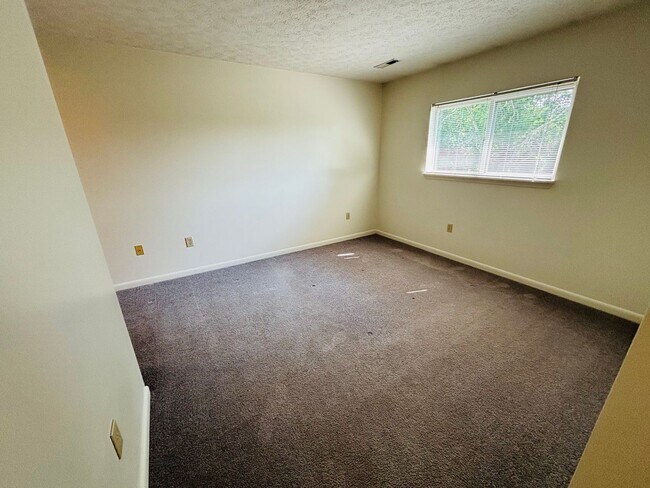 Building Photo - 1802 Smith Ave