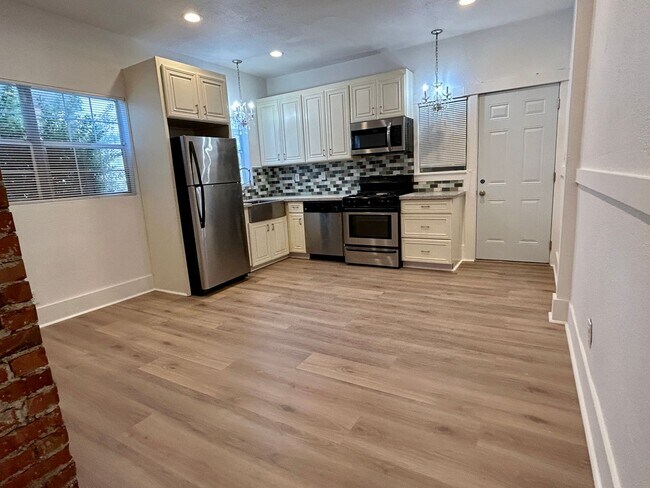 Building Photo - N San Pedro