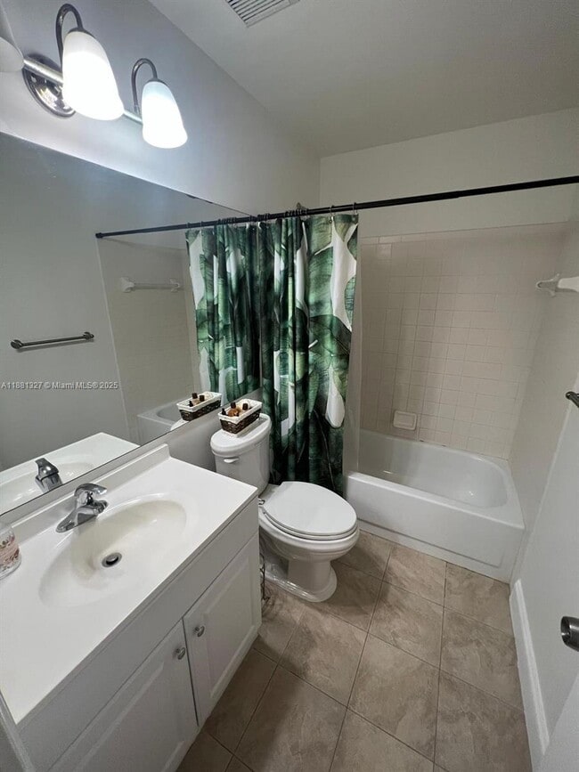 Building Photo - 7652 Pinewalk Dr S