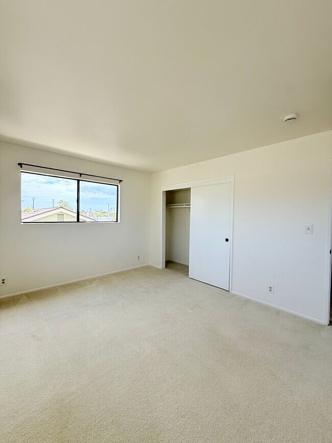 Building Photo - 3Bed/3Bath House Plus Office in South Torr...