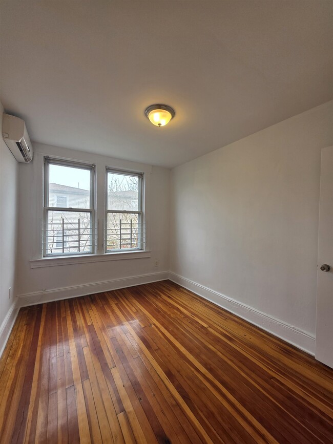 Building Photo - 282 Neptune Ave
