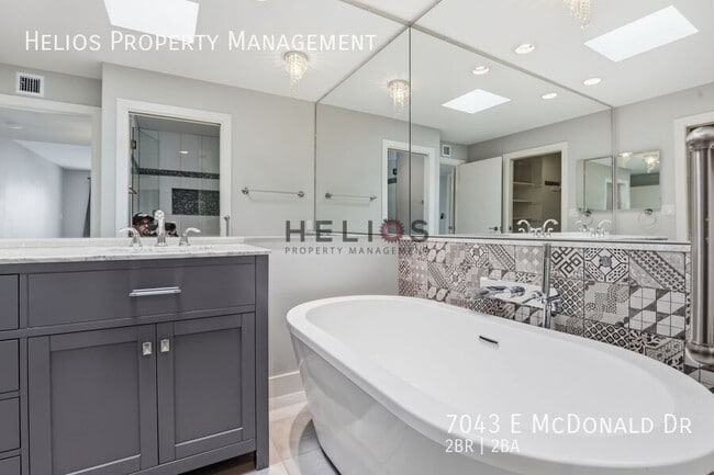 Building Photo - 7043 E McDonald Dr