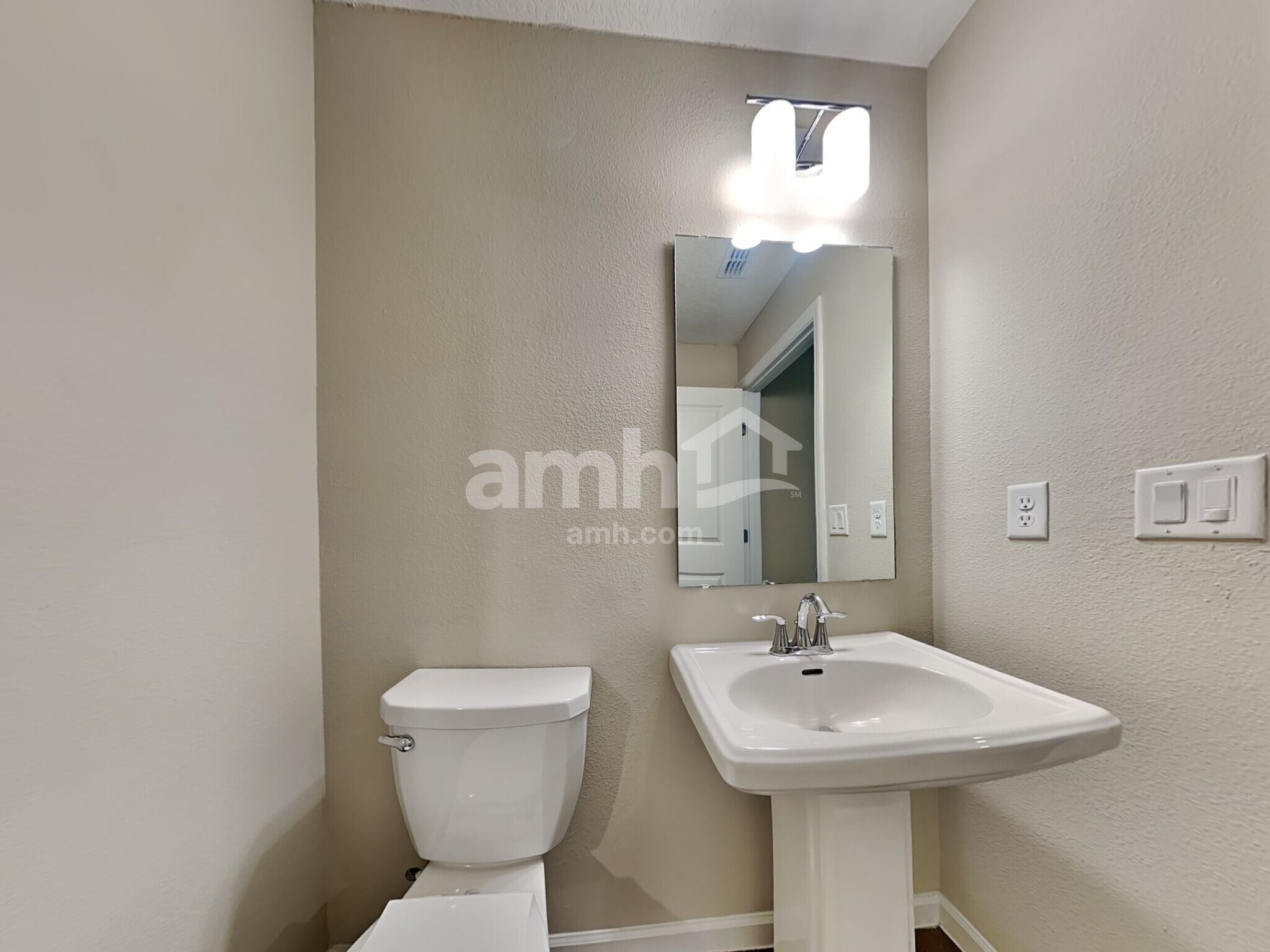 Building Photo - 131 Hemlock Point