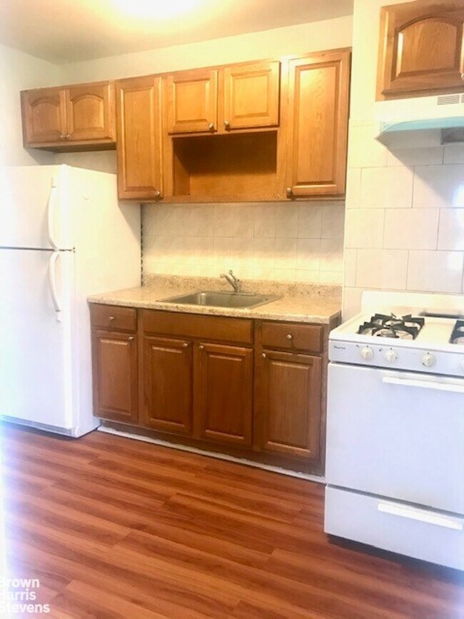 991 Dumont Ave 991 Dumont Ave Brooklyn NY 11208 Apartment Finder