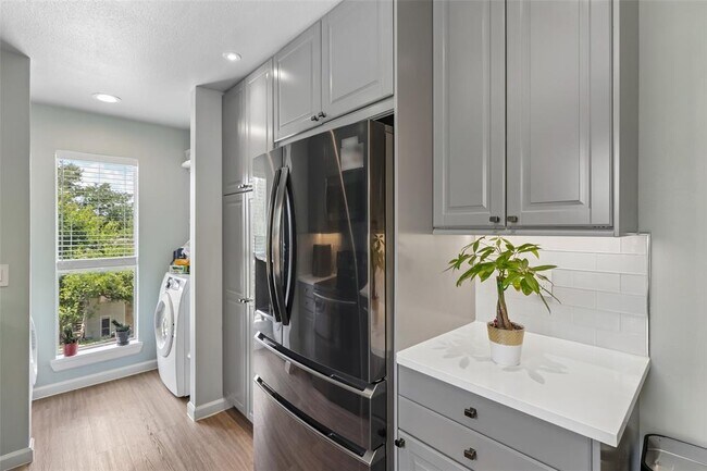 Building Photo - 2450 Wickersham Ln