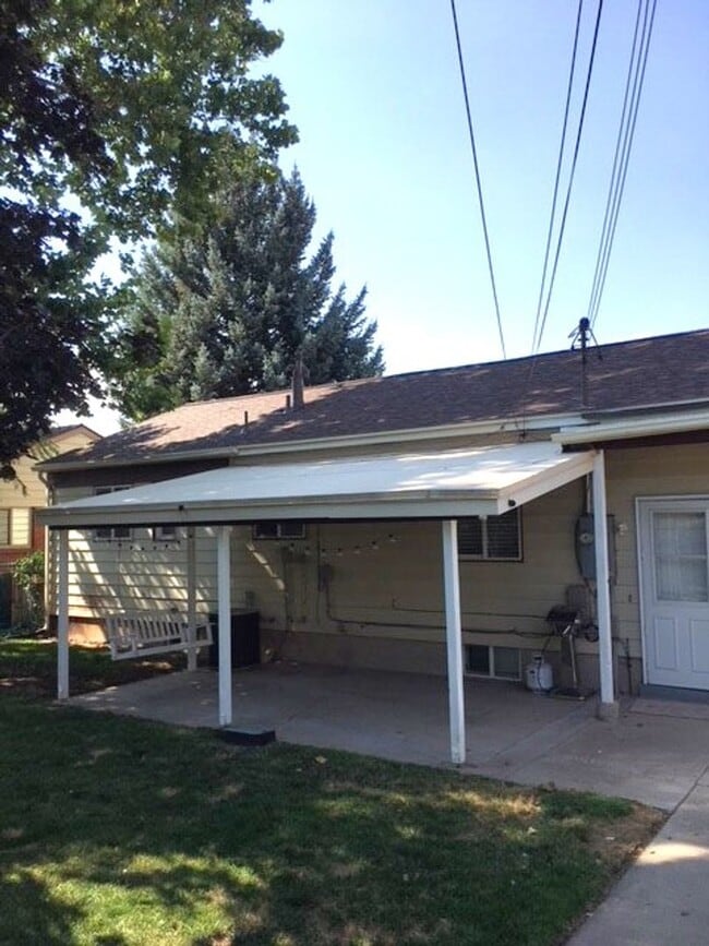 Building Photo - 4650 S