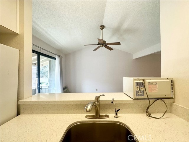 Building Photo - 140 Streamwood