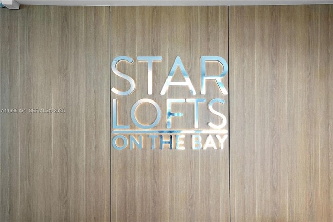 Building Photo - 700 NE 25th St