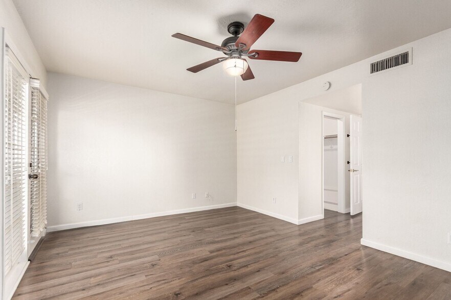 Building Photo - 6238 N 30th Pl