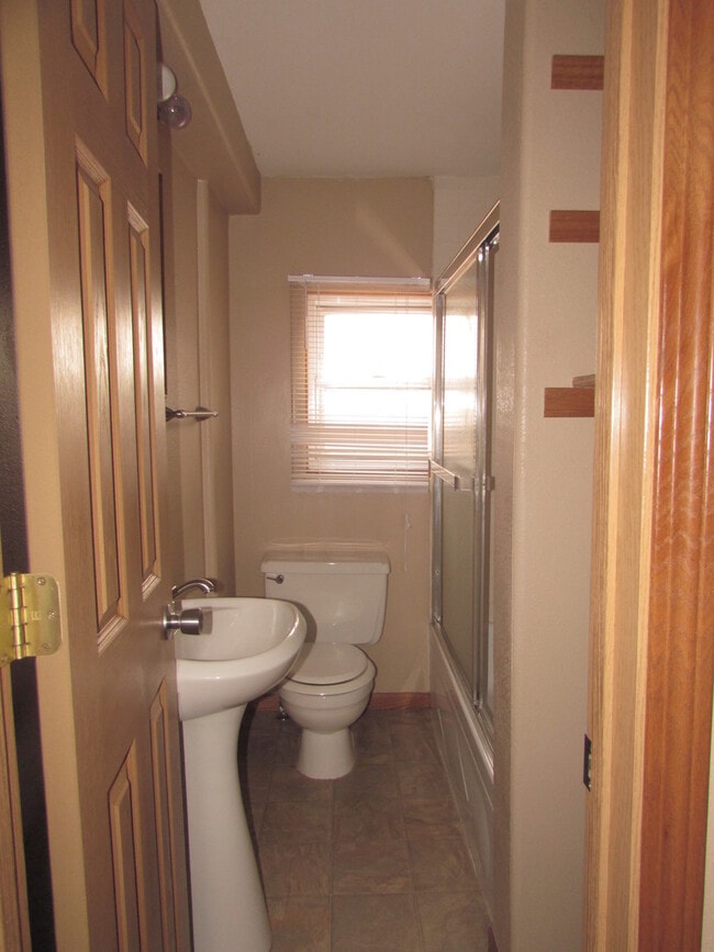 Building Photo - r2914LBP