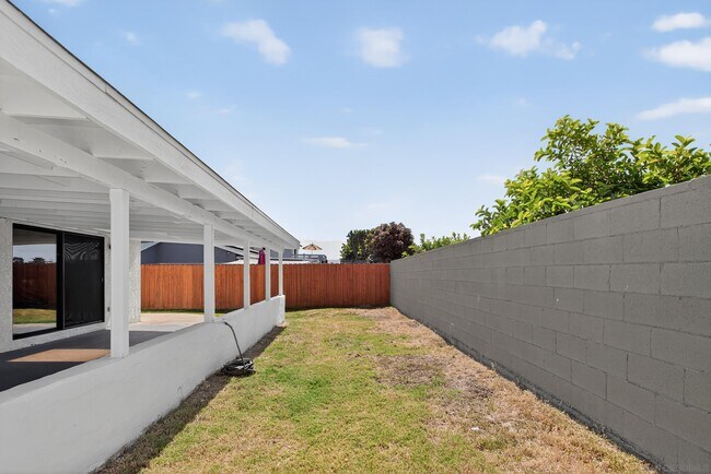 Building Photo - 3907 Genine Dr