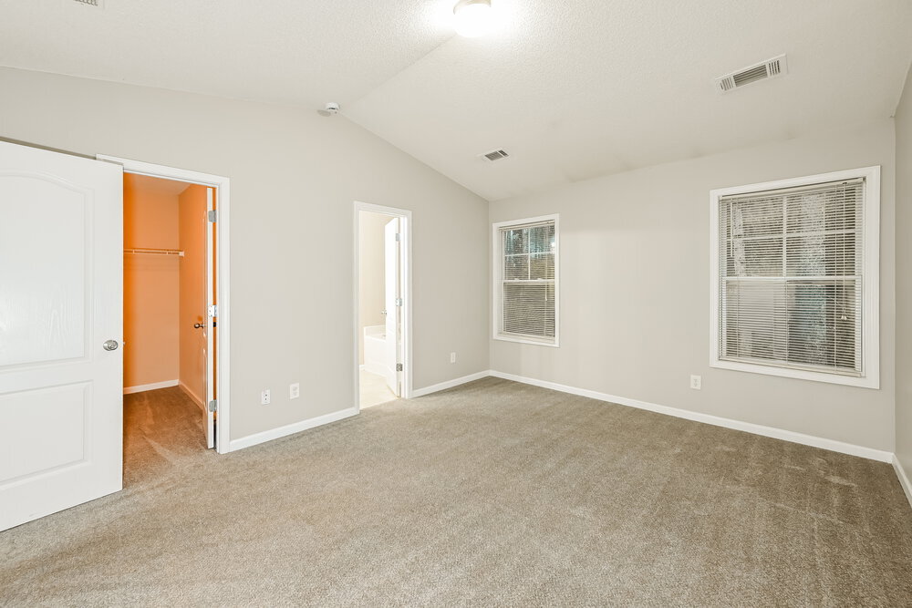 Building Photo - 2120 Crown Park Dr