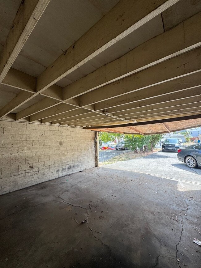 Building Photo - 49-53 Mosswood Ave