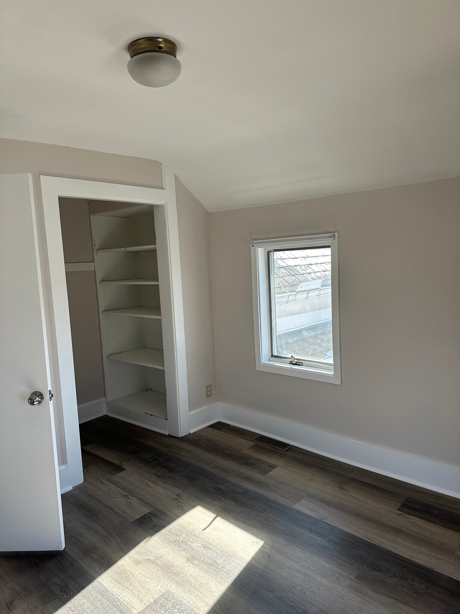 Bedroom - 200 E 9th St