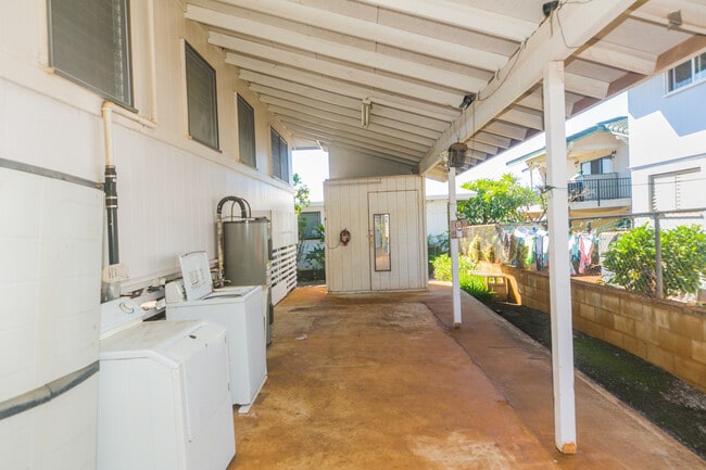 Building Photo - 730 6th Ave