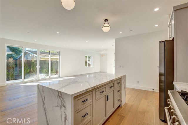 Building Photo - 1688 N Sierra Bonita Ave