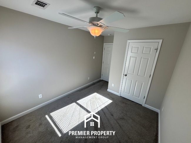 Building Photo - Spacious 4BR Home Near Tuscaloosa w/ 2-Car Garage, Covered Patio & Fenced Yard