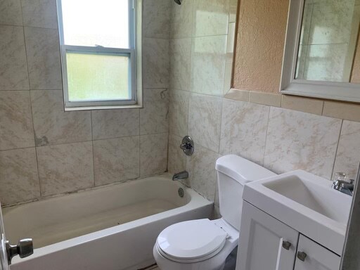Building Photo - 2708 Walker Dr