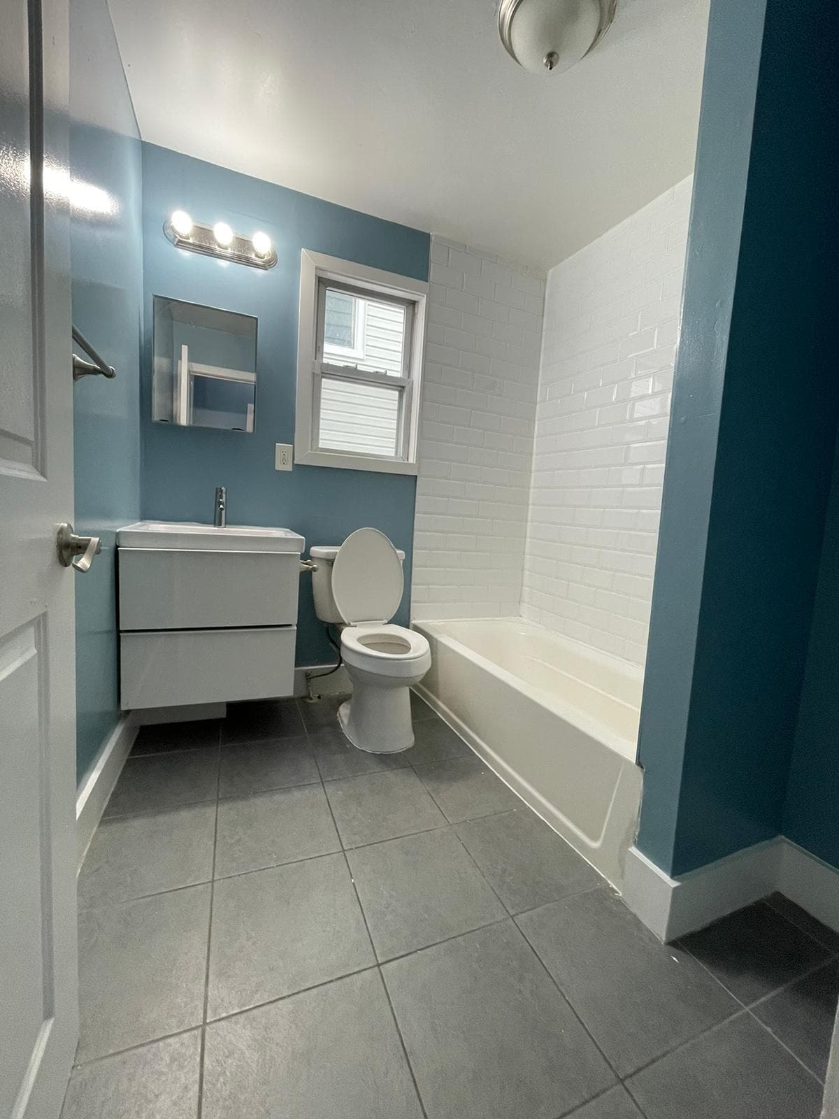 Building Photo - 156 Randolph Ave