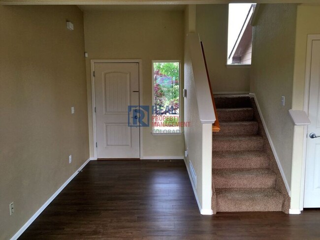 Building Photo - 2360 Sierra Springs Dr