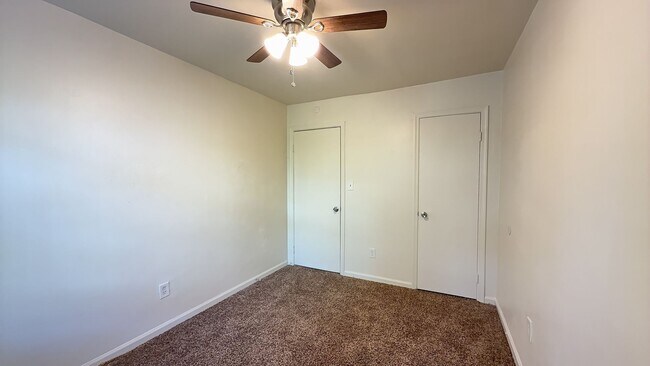 Building Photo - 424 Peregrine St