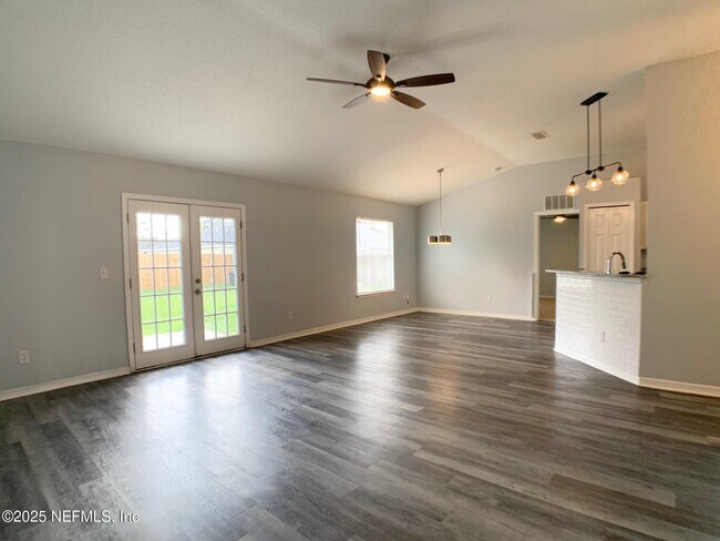 Building Photo - 3201 Deer Creek Dr