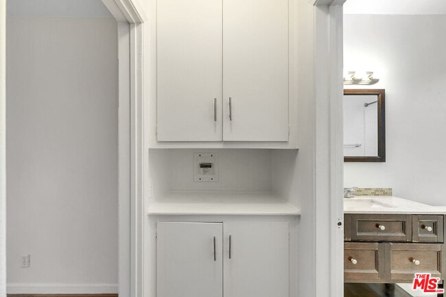 Building Photo - 2637 S Centinela Ave