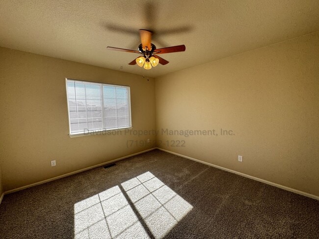 Building Photo - Gorgeous 5 Bedroom House in Security-Widefield