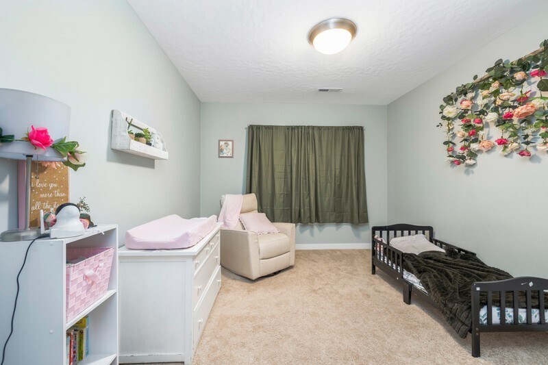 Building Photo - 4438 E Hurstbourne Dr