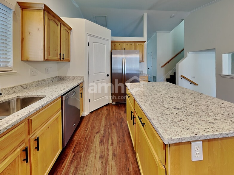 Building Photo - 4802 Addison Ave