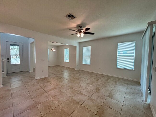 Building Photo - Gorgeous 3br/2.5 Winter Garden Home in Orc...