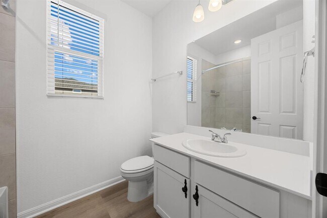 Building Photo - 191 Silverton Ln