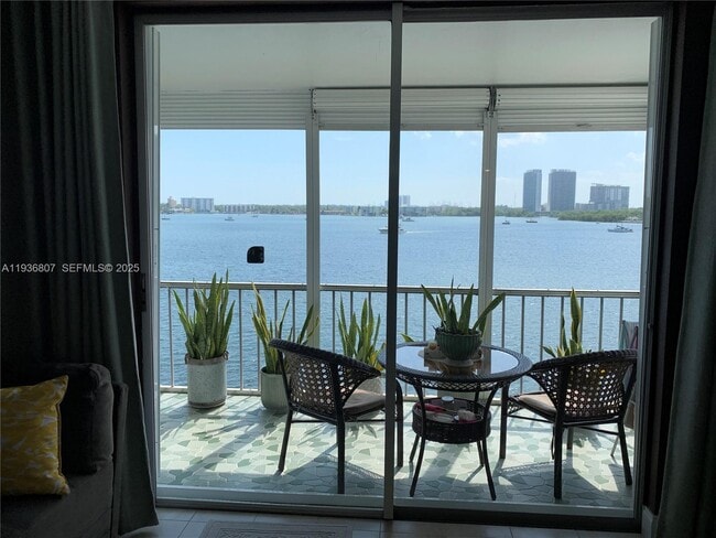 Building Photo - 3000 Marcos Dr